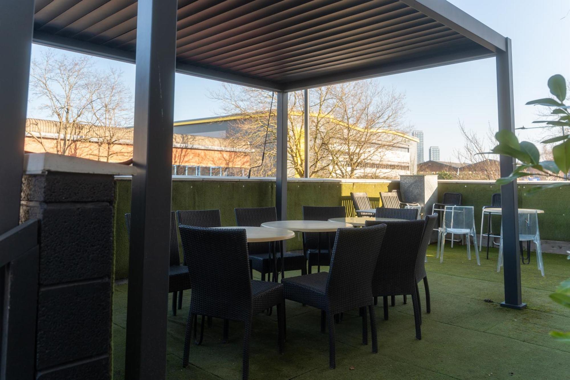 Abbey Point Hotel Wembley Exterior photo